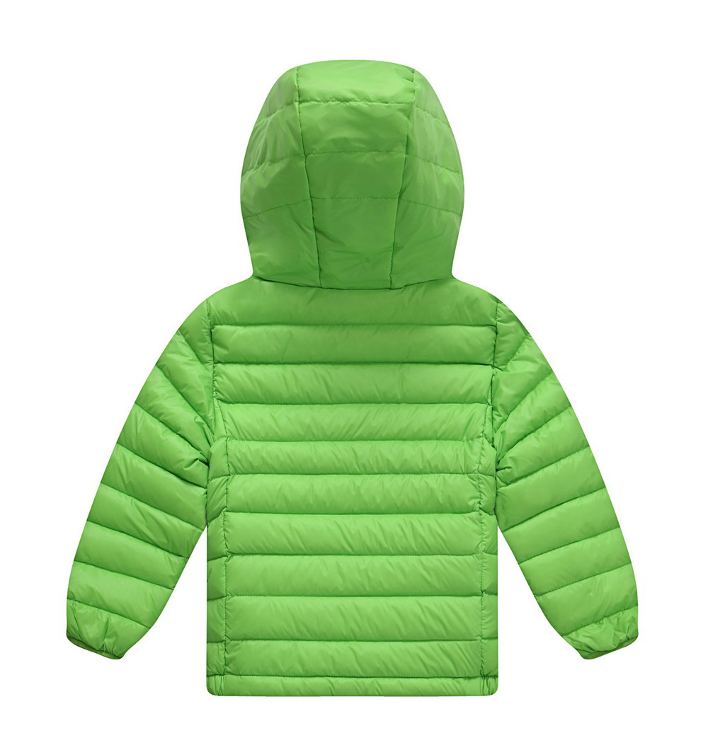 兒童羽絨服背面展示 兒童羽絨服背面展示