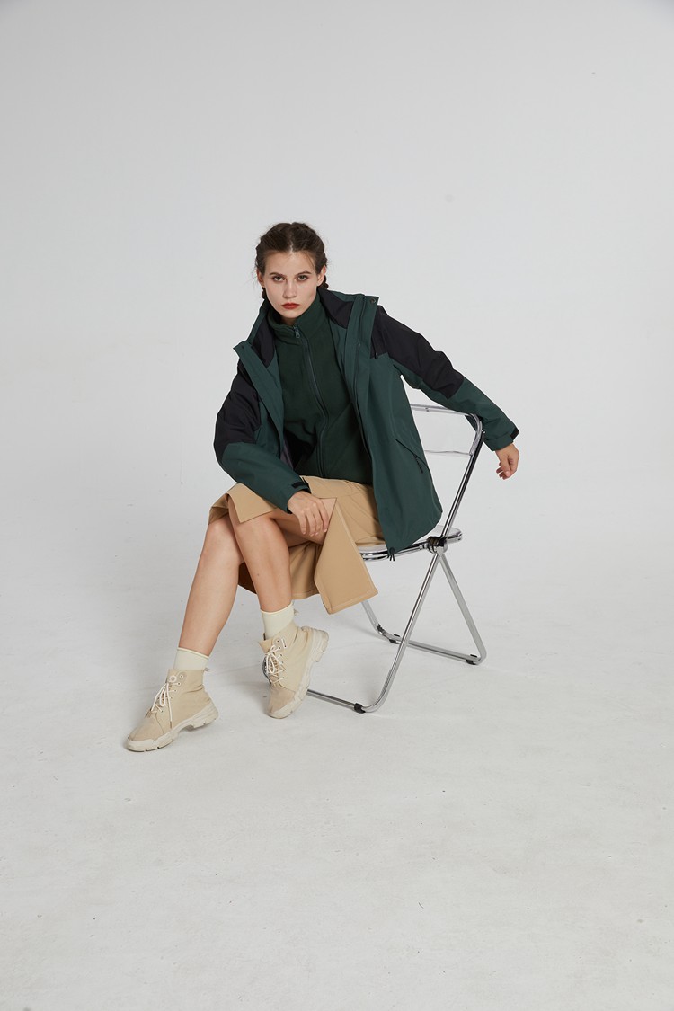 時尚沖鋒衣模特上身效果圖 時尚沖鋒衣模特上身效果圖