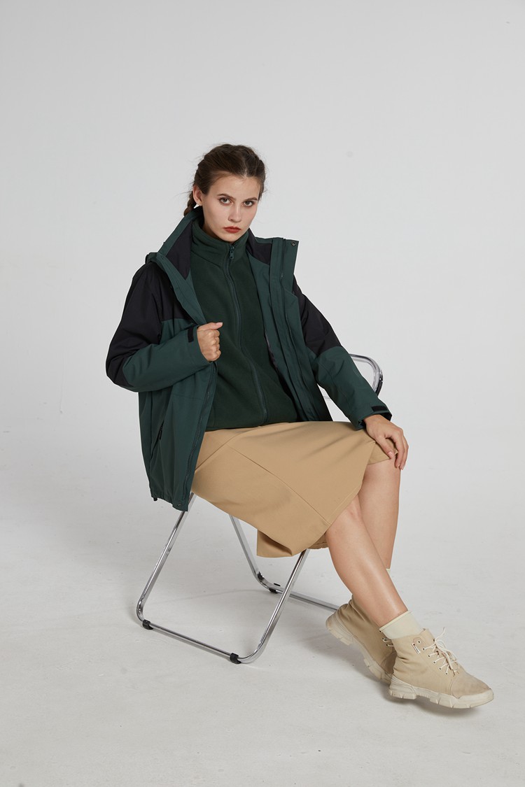 時尚沖鋒衣模特上身效果圖 時尚沖鋒衣模特上身效果圖