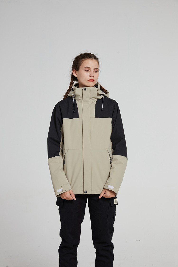 女款沖鋒衣模特上身效果 女款沖鋒衣模特上身效果