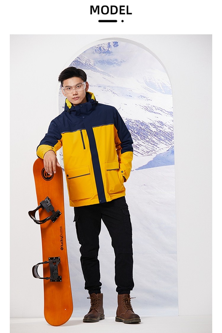 沖鋒衣模特展示 沖鋒衣模特展示